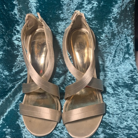 Lulu Townsend Heels, Champagne, 8.5 - Picture 3 of 11